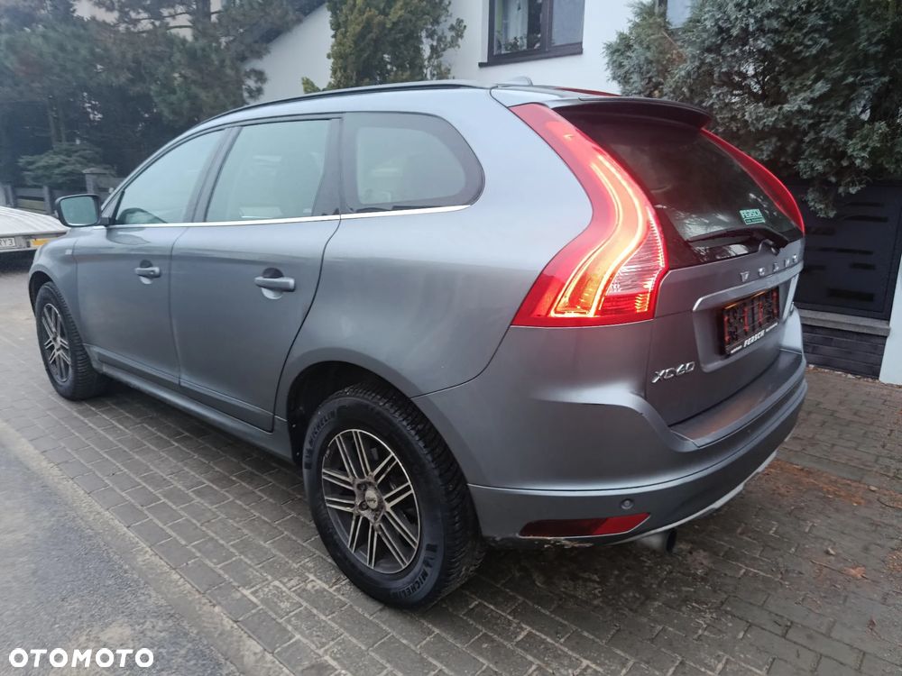 Volvo XC 60 D3 Geartronic Momentum - 18