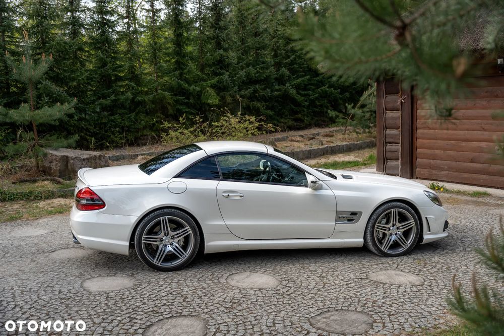 Mercedes-Benz SL 63 AMG - 16