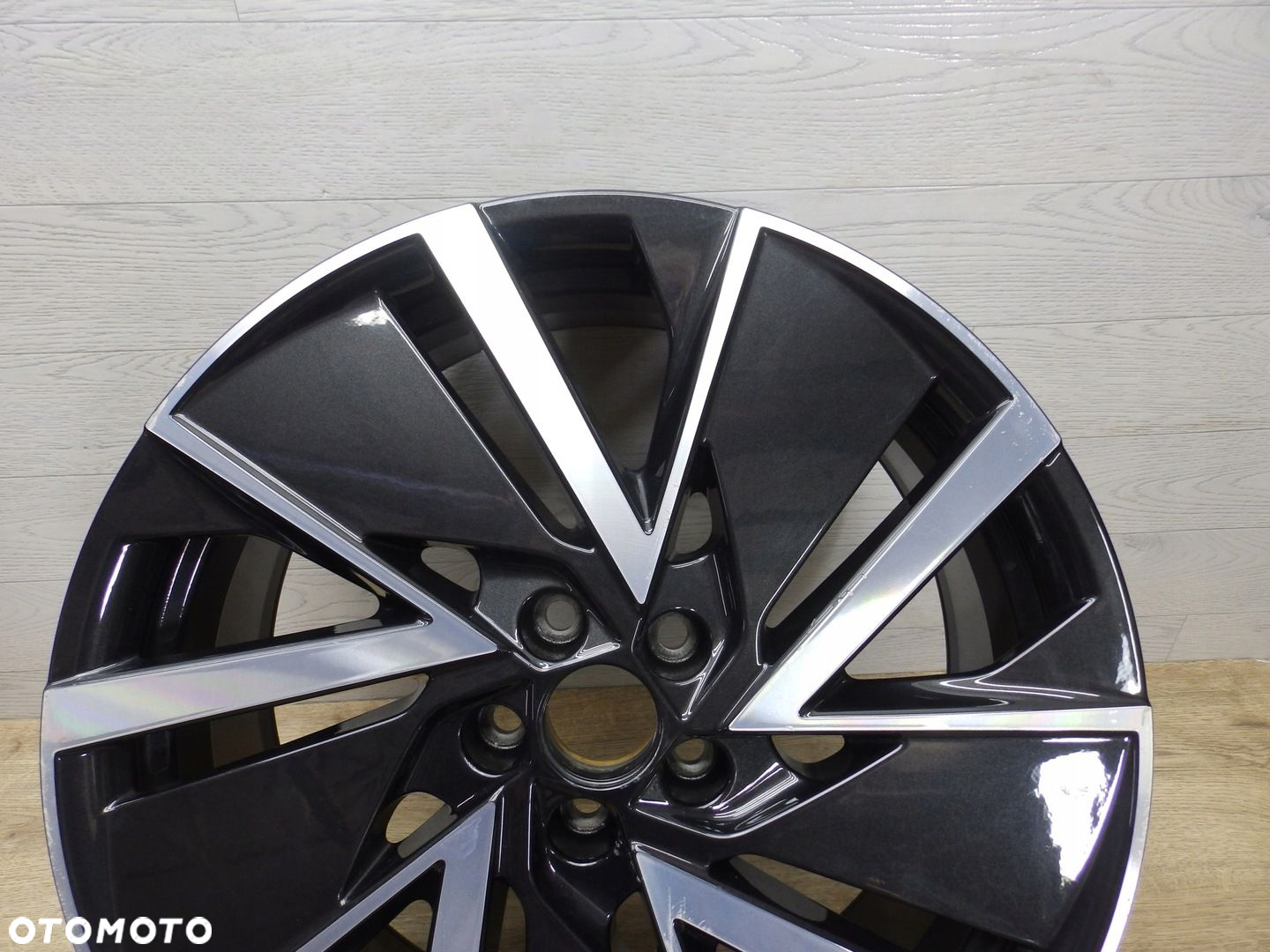 Felga Skoda Kamiq Scala 658 7Jx18H2 Et39 5x100 - 3