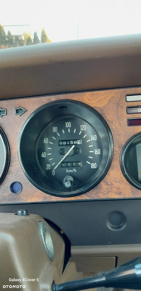 Toyota Carina - 14