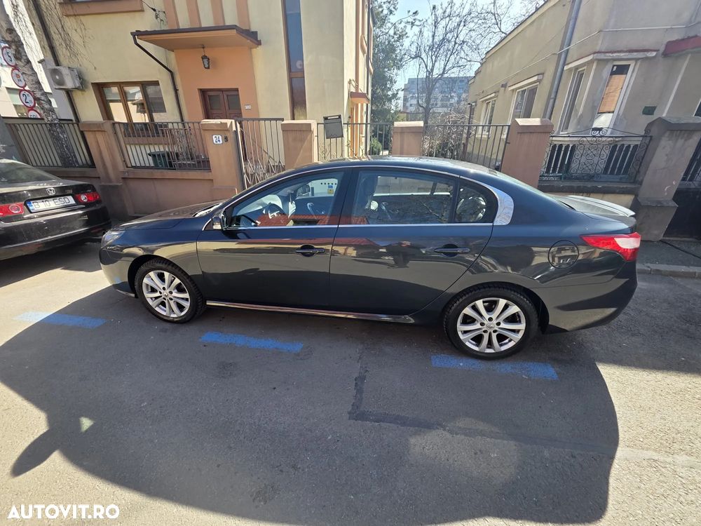 Renault Latitude - 1