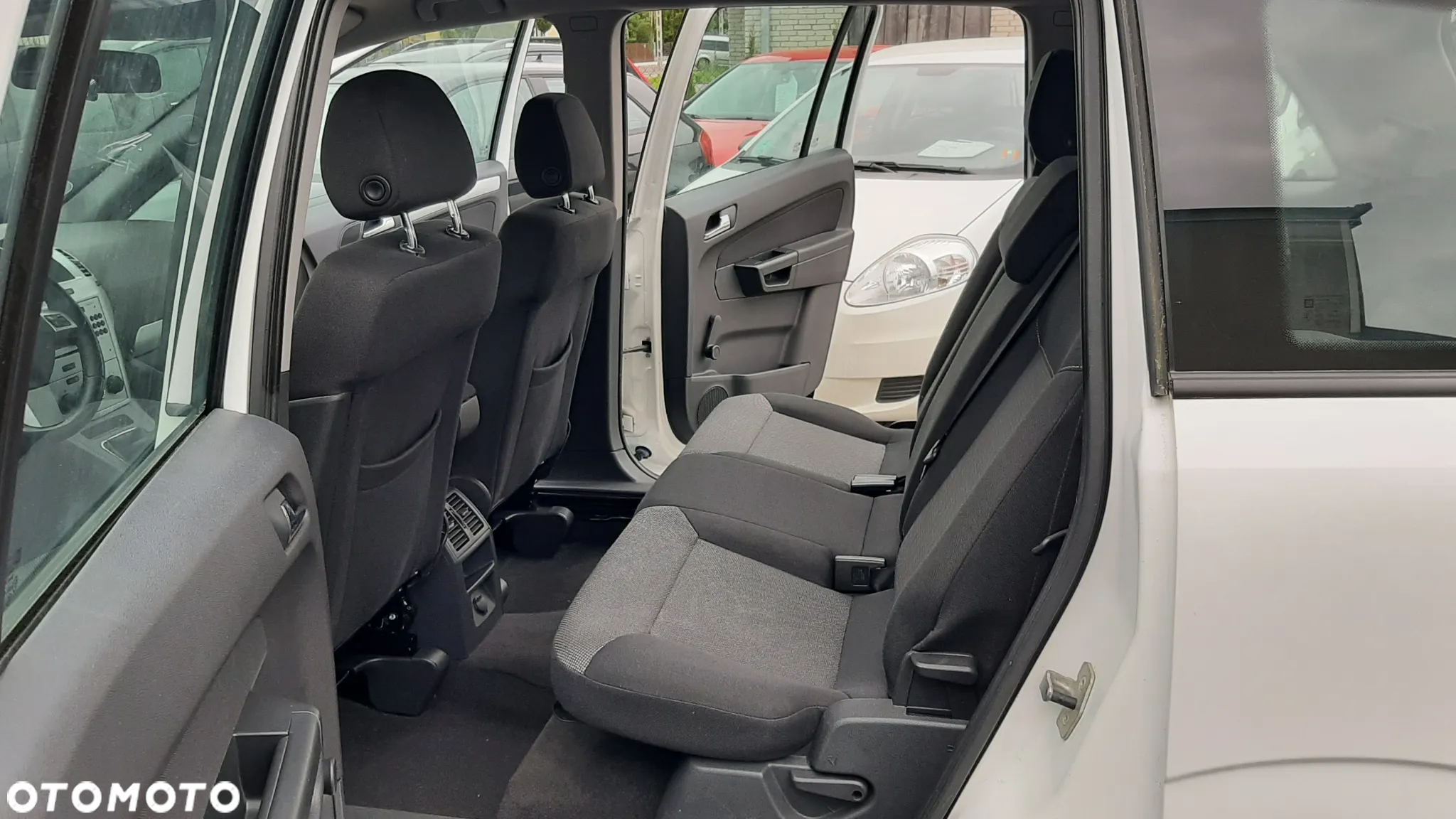 Opel Zafira 1.6 - 12