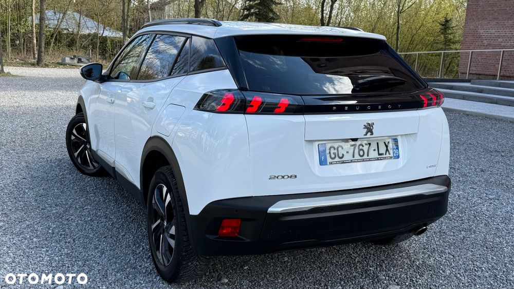 Peugeot 2008 1.5 BlueHDi Allure S&S EAT8 - 4