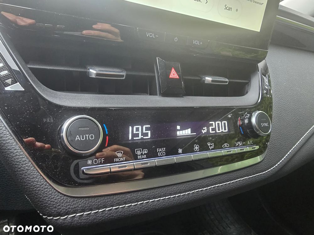 Toyota Corolla 1.8 Hybrid Executive - 23