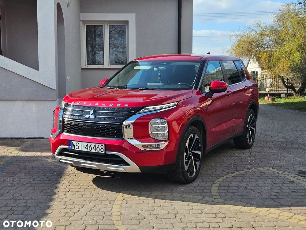 Mitsubishi Outlander - 2
