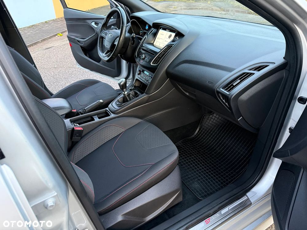 Ford Focus 1.0 EcoBoost Start-Stopp-System ST-LINE STYLE - 14
