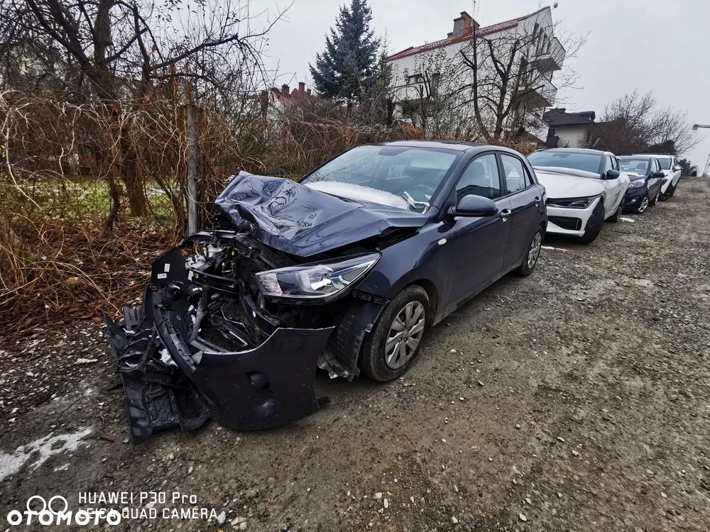 Kia Rio 1.2 L - 1