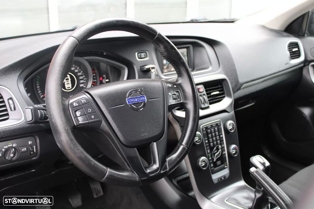 Volvo V40 2.0 D2 Momentum - 19