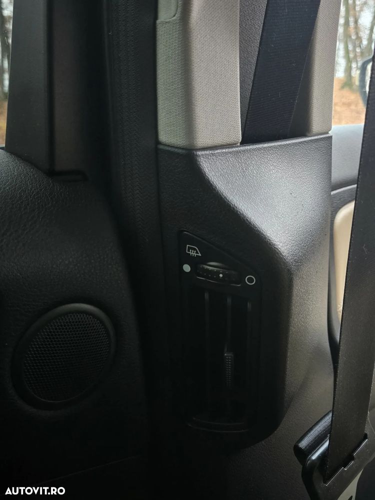 Ford S-Max 2.2 TDCi DPF Titanium - 39