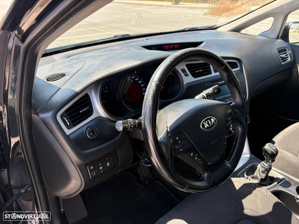 Kia Ceed SW 1.4 CRDi More Edition - 15