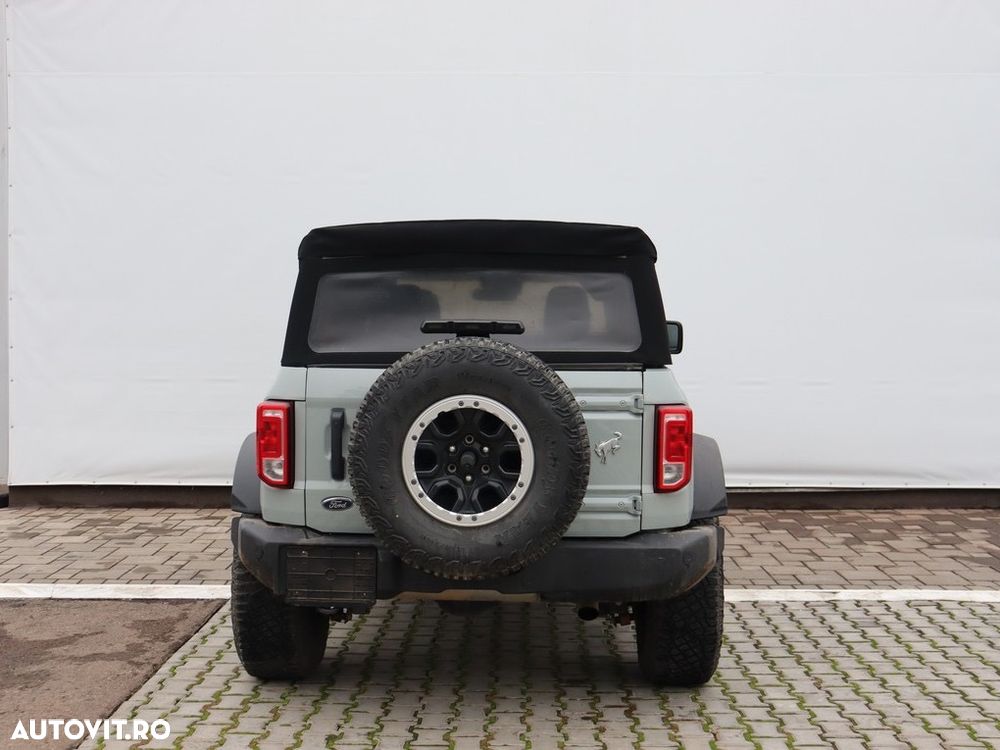 Ford Bronco 2021 photo 2