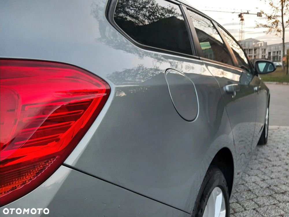Opel Astra 1.4 Turbo 150 Jahre - 10