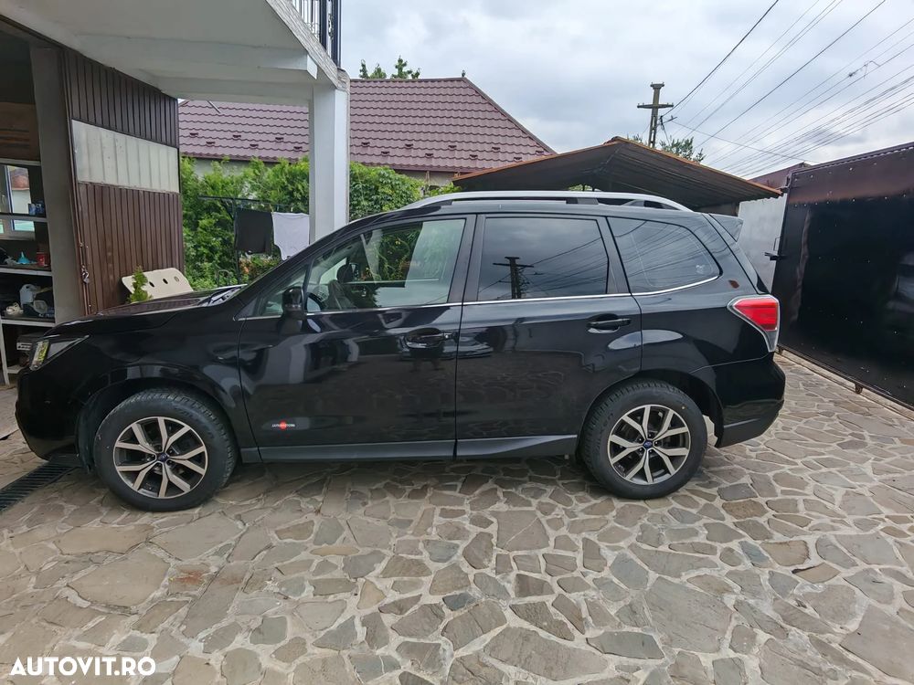 Subaru Forester 2.0i CVT Exclusive ES - 9