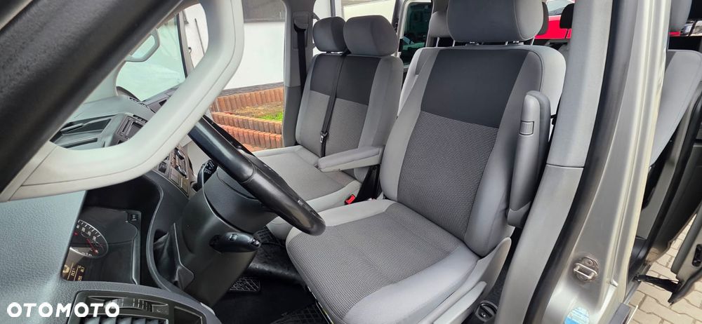 Volkswagen Caravelle - 25