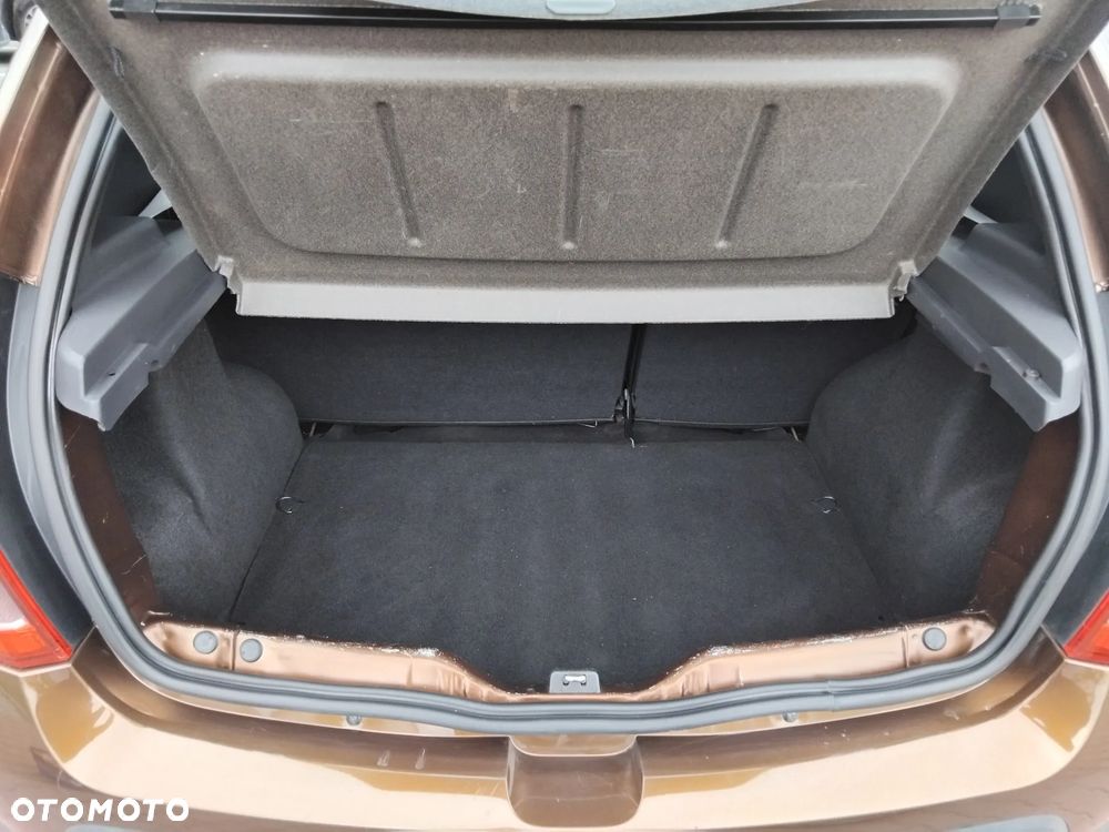 Dacia Sandero - 5