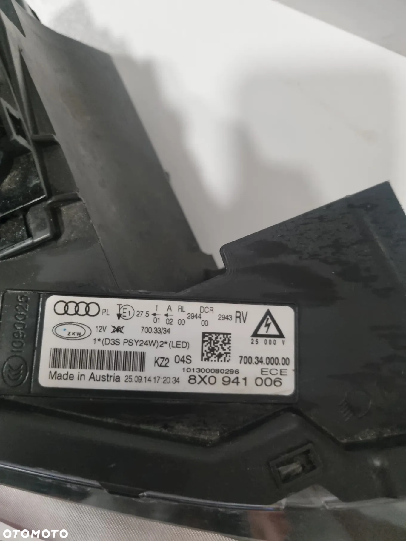 Lampa prawa Reflektor Audi A1 8X Xenon 8X0941006 - 2