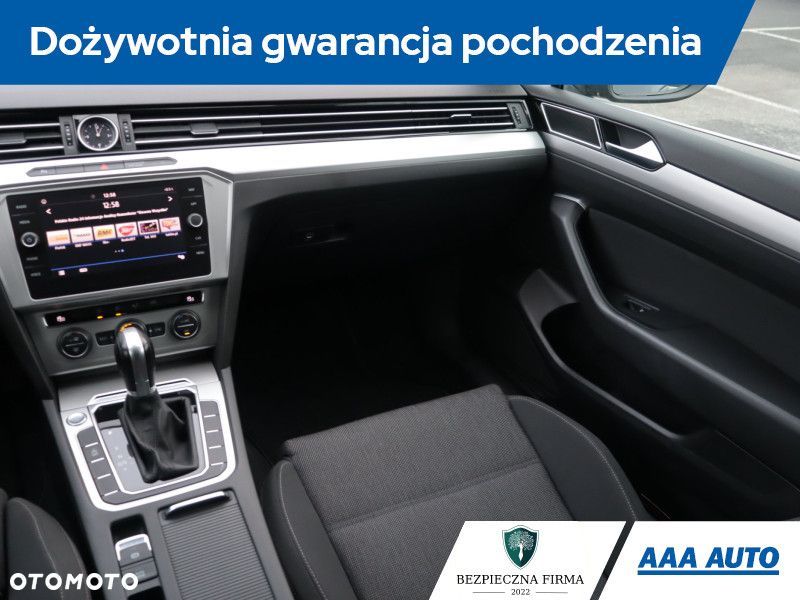 Volkswagen Passat - 9
