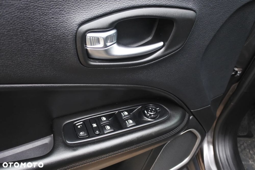 Jeep Compass 1.4 MultiAir Business Line - 26