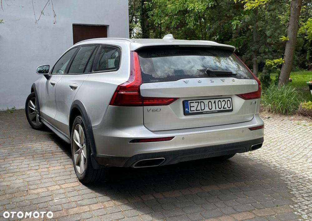 Volvo V60 Cross Country - 4