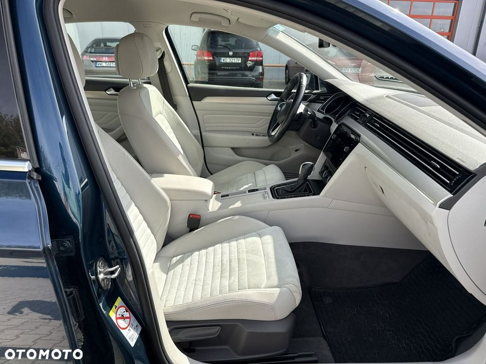 Volkswagen Passat 2.0 TSI Elegance DSG - 20