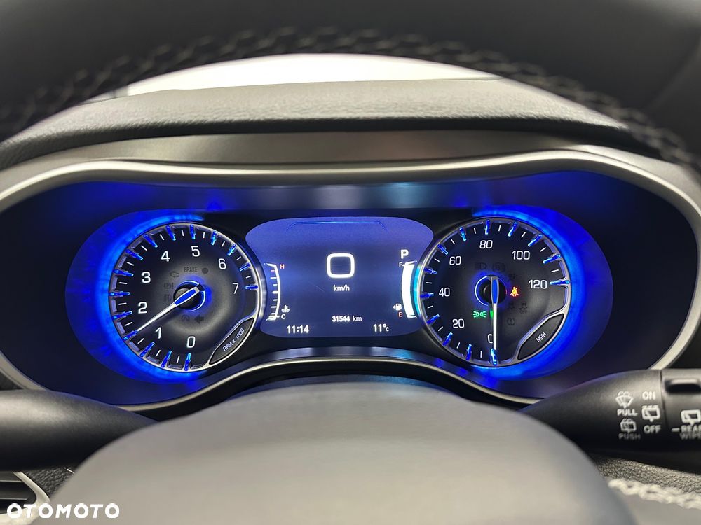 Chrysler Pacifica - 16