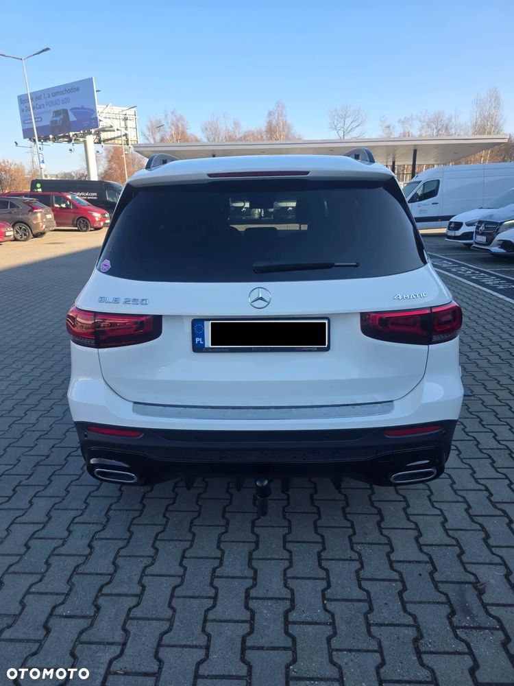 Mercedes-Benz GLB 250 4-Matic 8G-DCT - 4