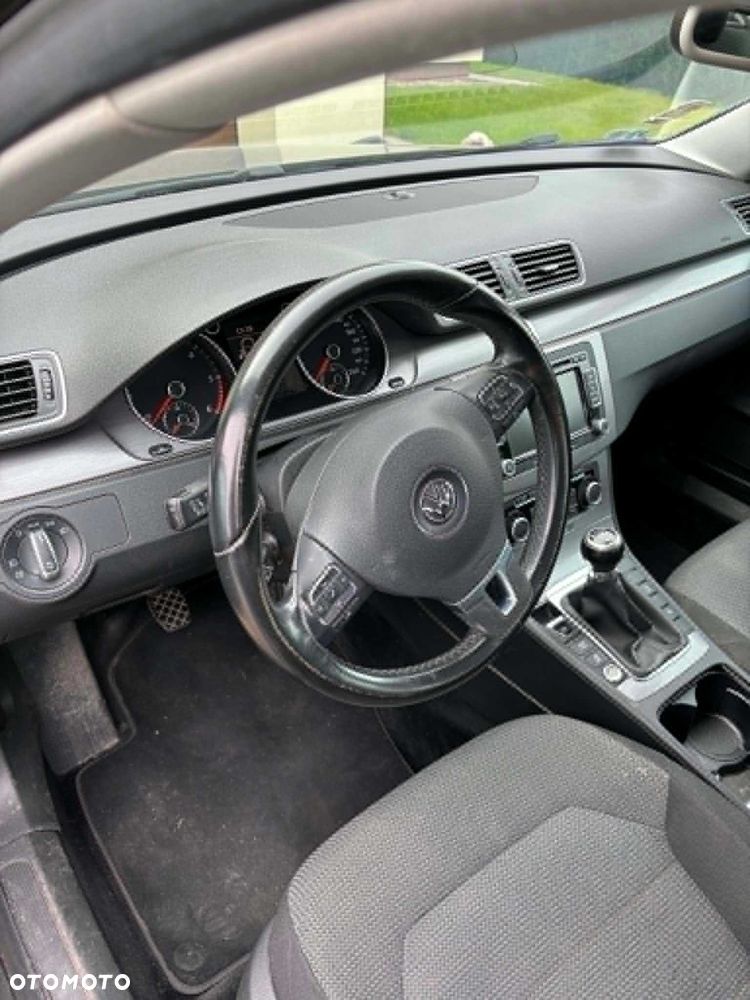 Volkswagen Passat - 5