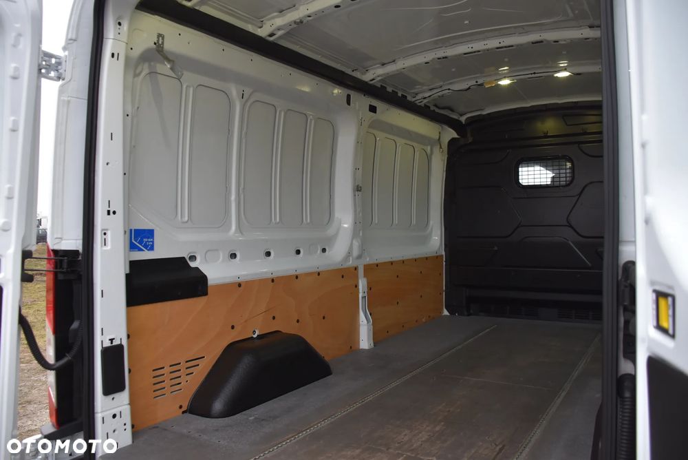 Ford Transit - 19
