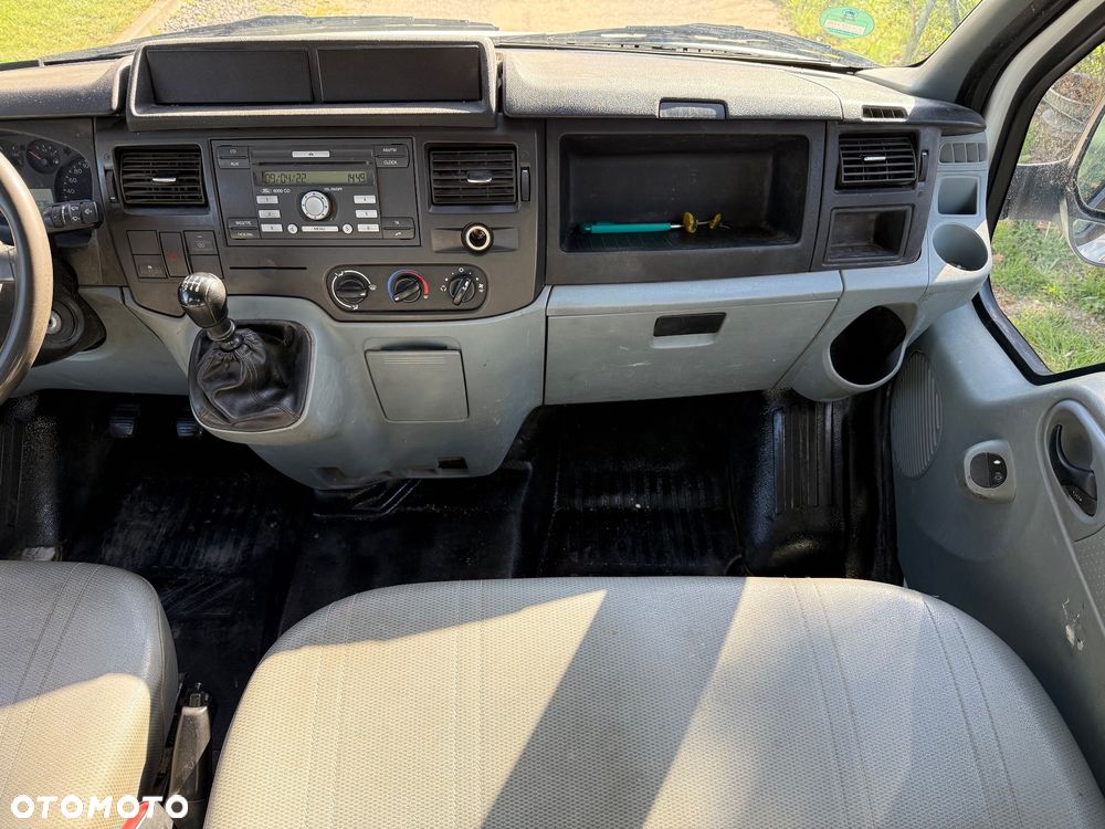 Ford Transit - 12
