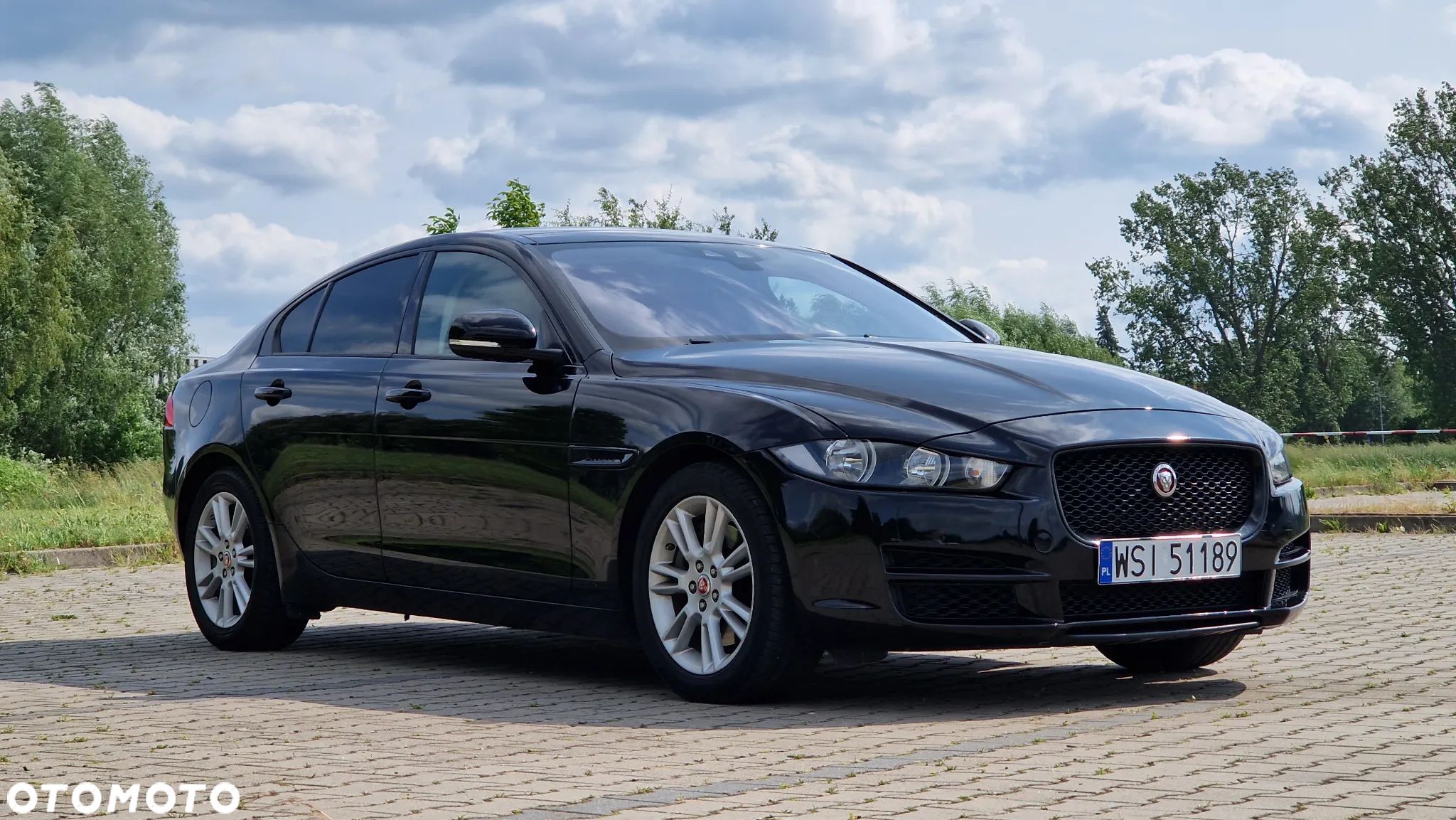 Jaguar XE 25t Prestige - 1
