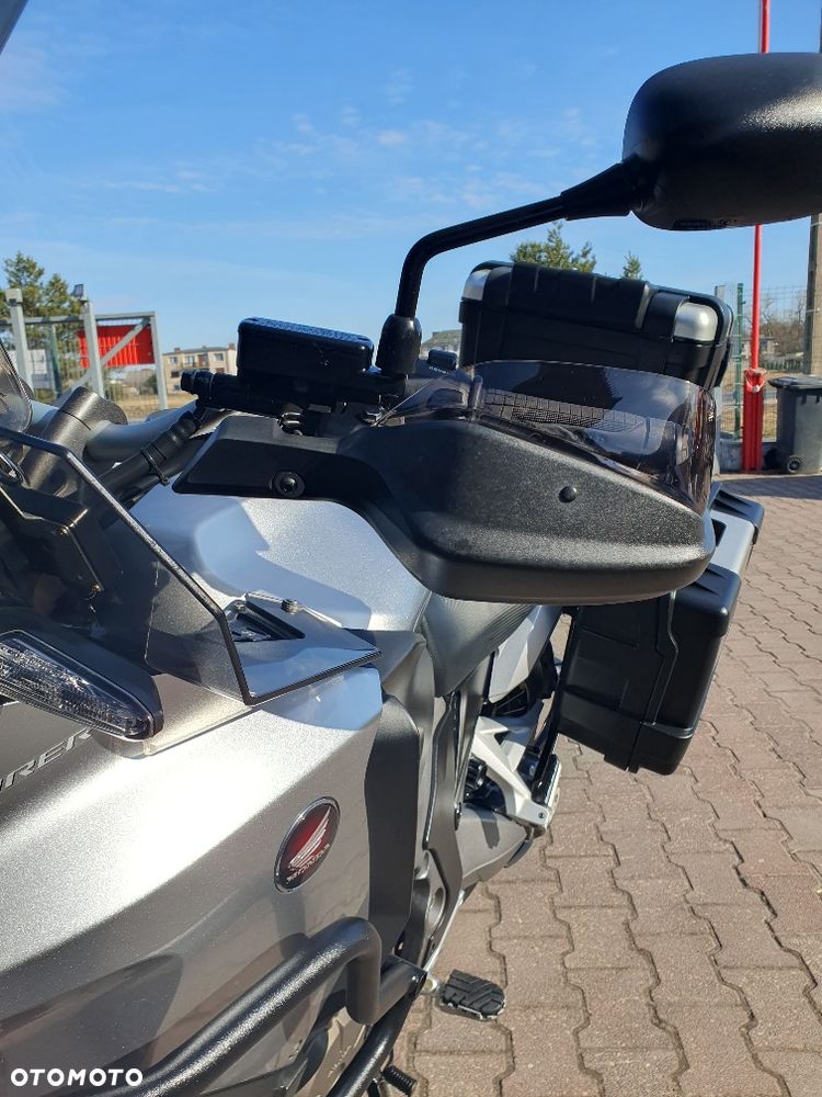 Honda VFR - 16