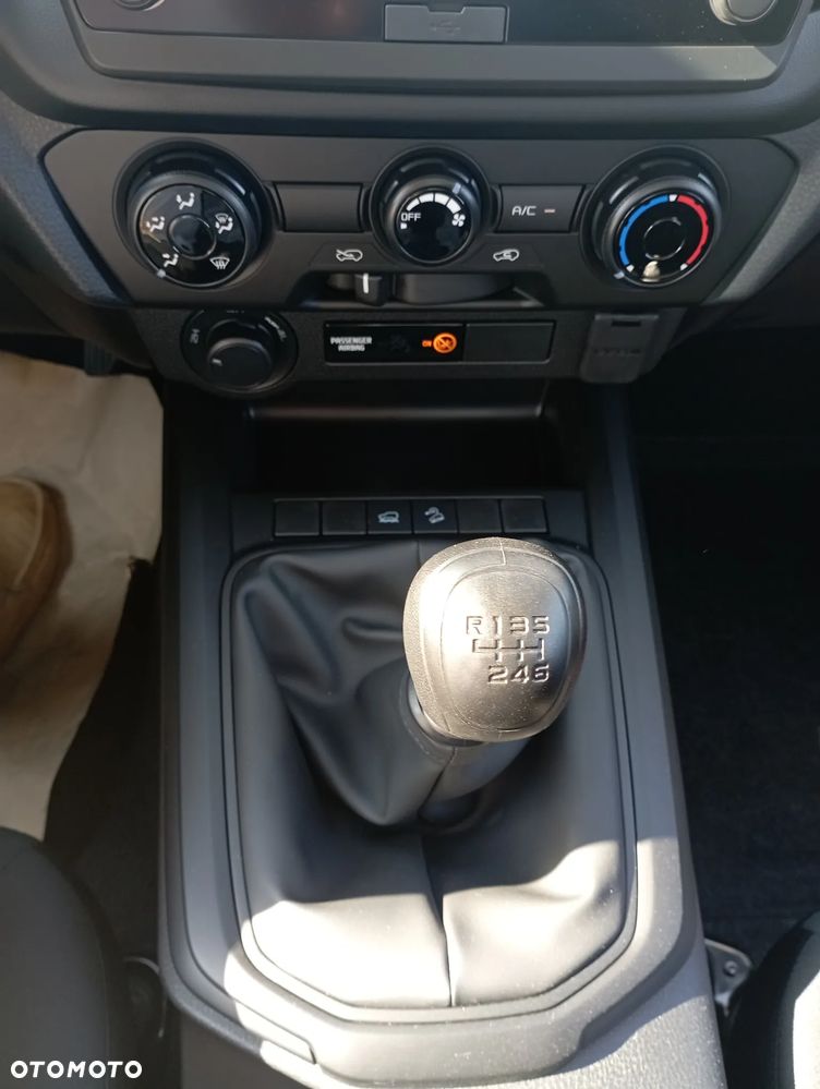 Isuzu D-Max 2.2 SC L 4WD - 17