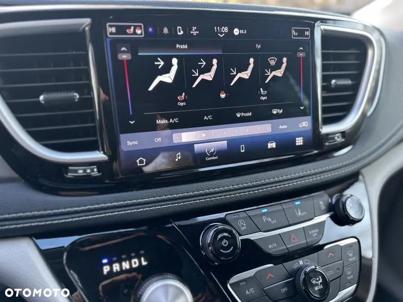 Chrysler Pacifica - 12