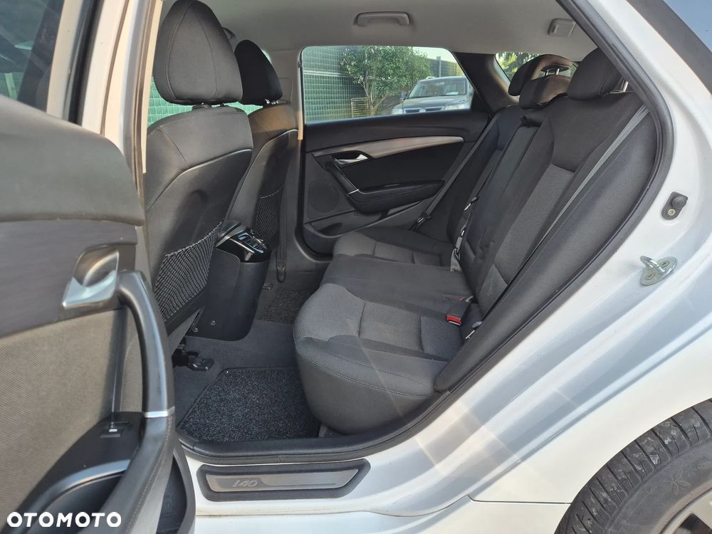 Hyundai i40 Kombi 1.7 CRDi Premium - 13
