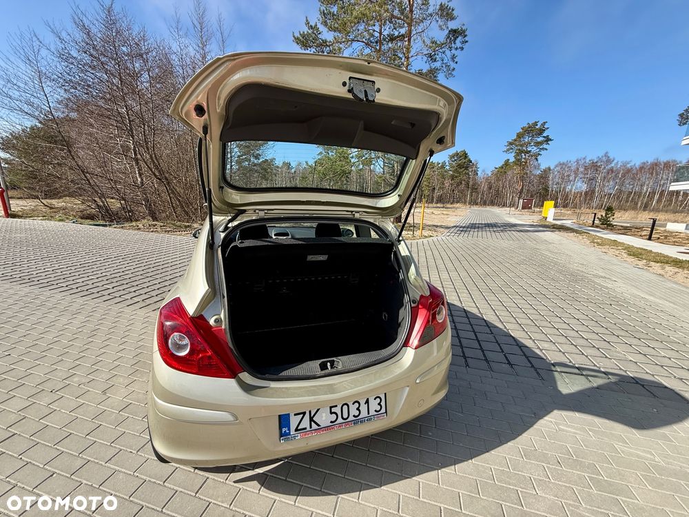 Opel Corsa 1.2 16V Essentia - 7