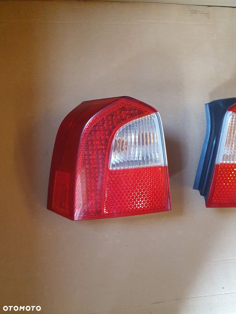 LAMPA L/P TYŁ VOLVO V70 III 3 XC70 II 2 - 6
