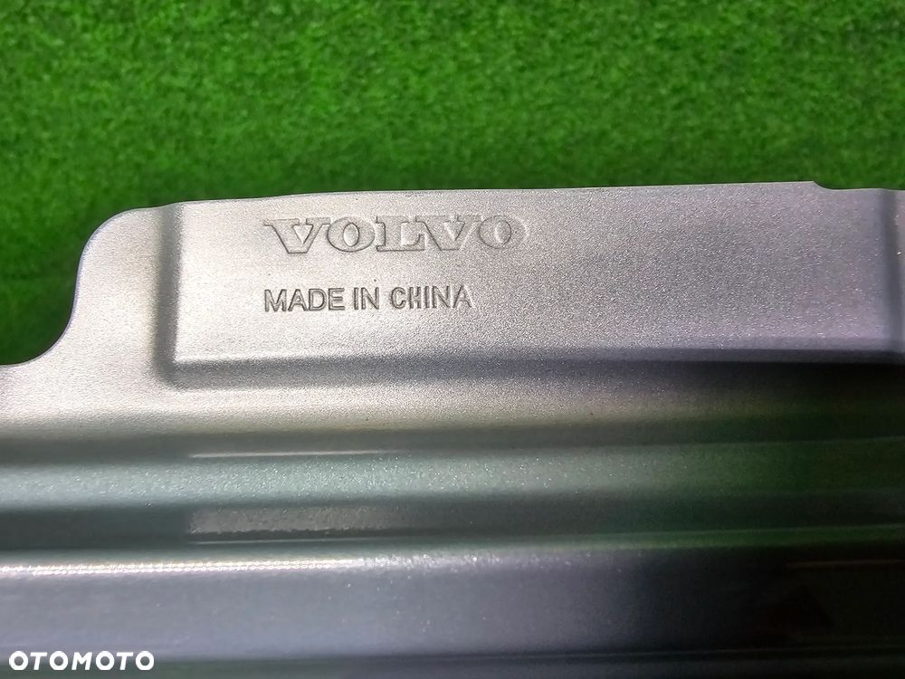 VOLVO XC60 II ---> BŁOTNIK PRAWY PRZEDNI - 11