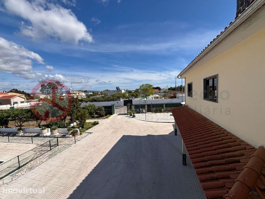 Moradia Isolada T4 com piscina e pomar, perto da Quinta do Conde - Grande imagem: 5/35
