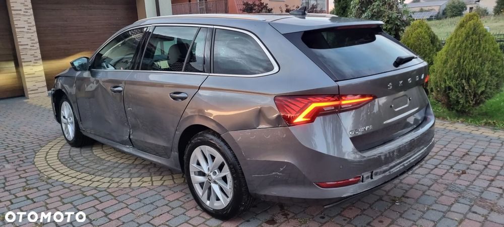 Skoda Octavia Combi 2.0 TDI DSG Style - 2