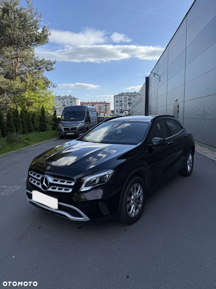 Mercedes-Benz GLA 200 7G-DCT - 7
