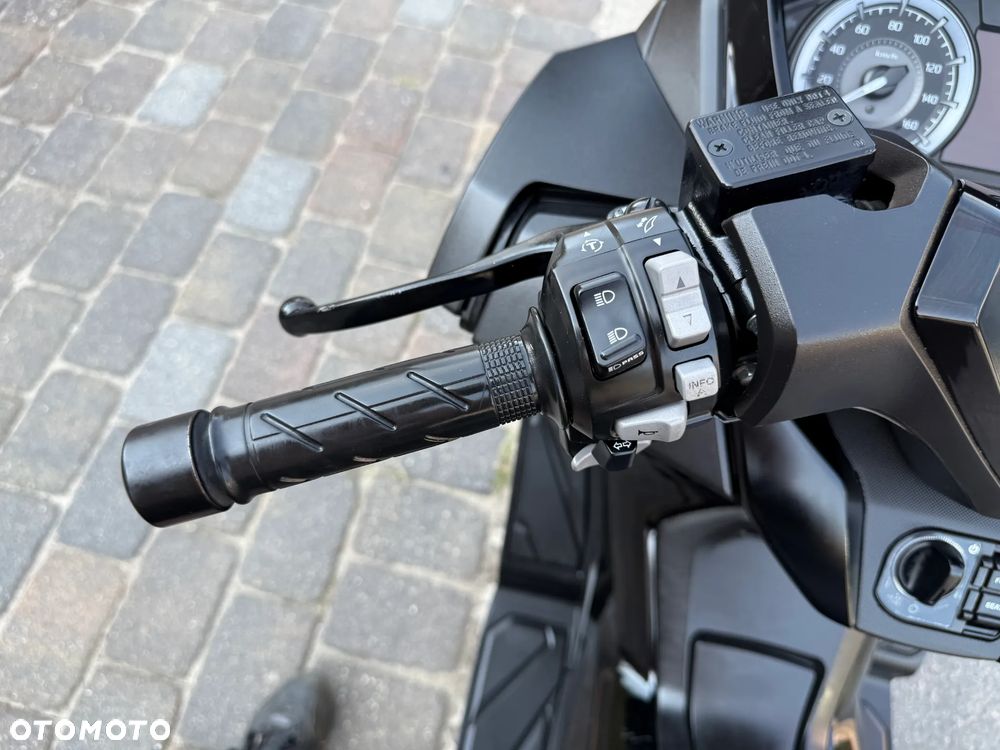 Honda NSS - 12