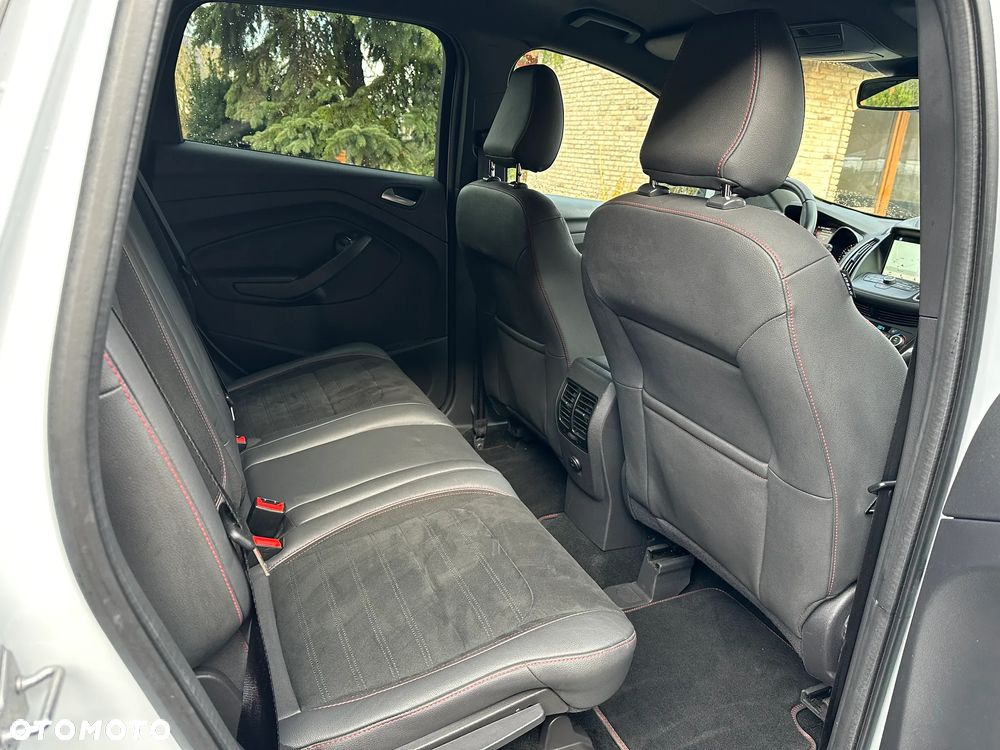 Ford Kuga 1.5 EcoBoost 2x4 ST-Line - 11