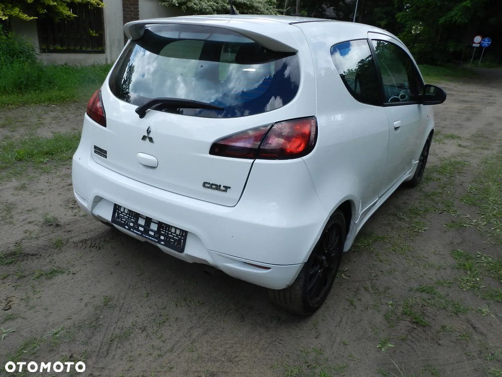 Mitsubishi Colt - 2
