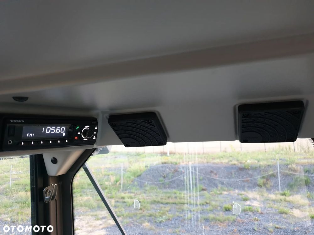 Volvo ECR40F KLIMATYZACJA NOWA DOSTĘPNA OD RĘKI, SZYBKOZŁĄCZE, DŁUGIE RAMIĘ, OBRÓT W OBRYSIE, ŁYŻKI: 300, 600, 1200MM SKARPOWA HYDRAULICZNA STEROWANA Z JOYSTICKA, PŁYWAJĄCY LEMIESZ SPYCHARKOWY - 22