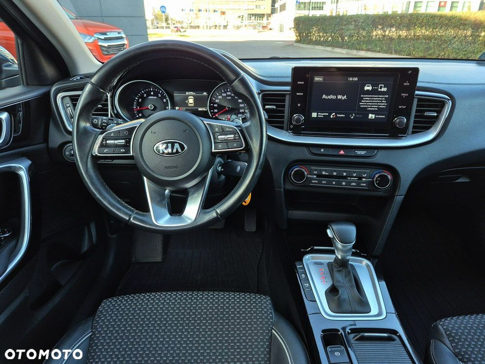 Kia XCeed - 23
