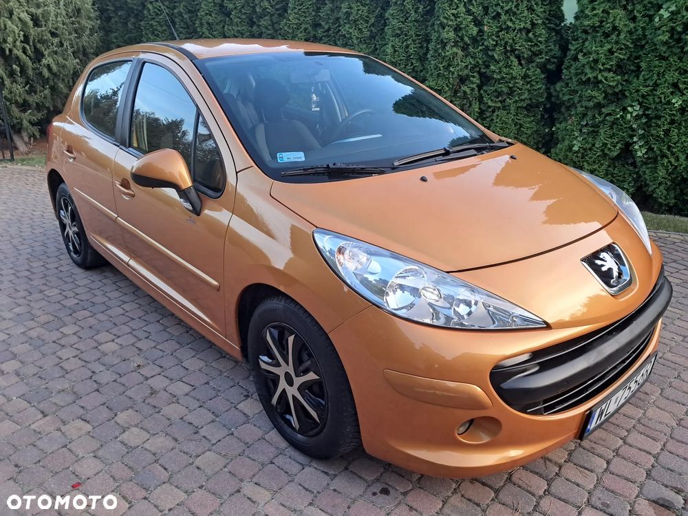 Peugeot 207 - 1