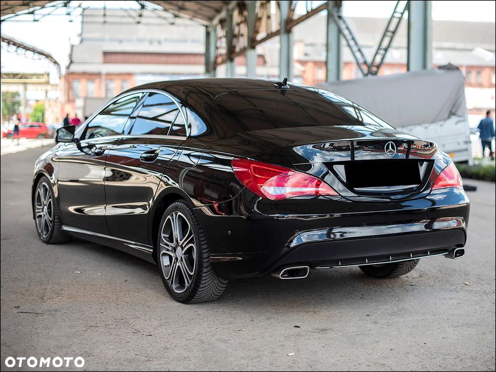 Mercedes-Benz CLA 180 7G-DCT Urban - 7