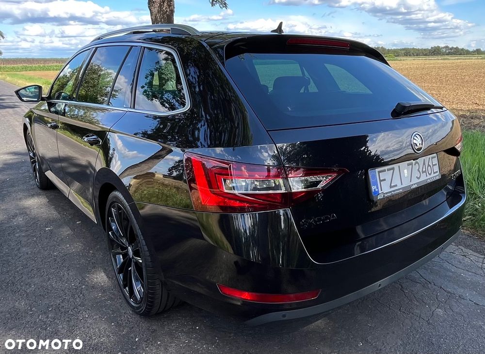 Skoda Superb 2.0 TDI DSG Premium Edition - 9