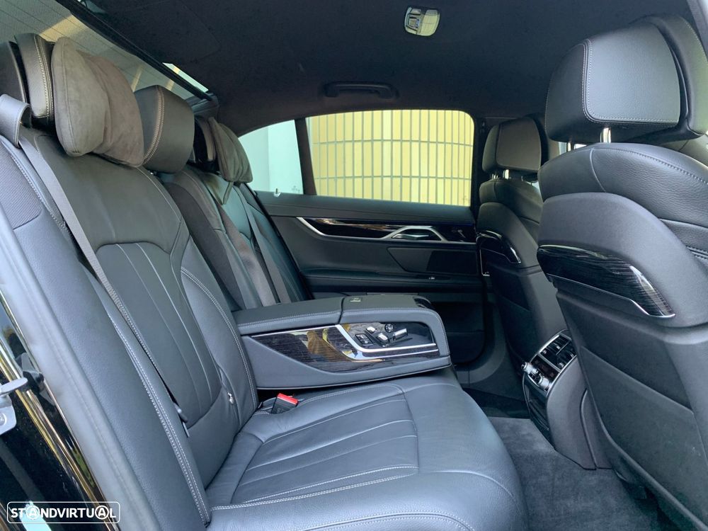 BMW 725 d Pack M - 12