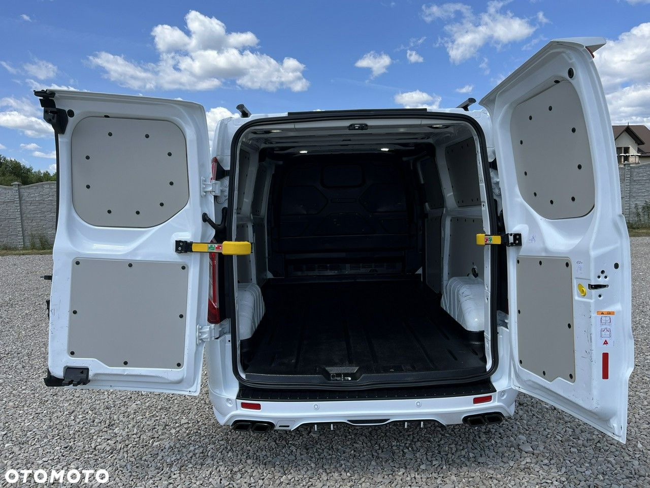 Ford Transit Custom - 11